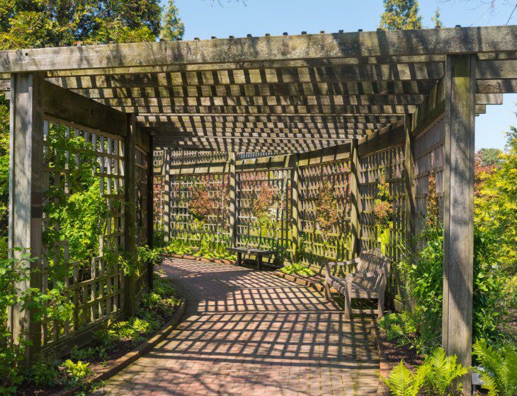 the outdoor gardens at Beacon Hill in Lombard, IL